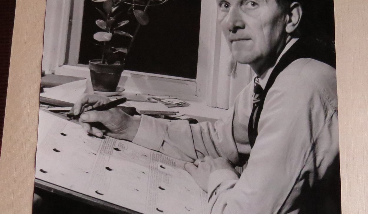 Svartvit bild på författare Elov Persson