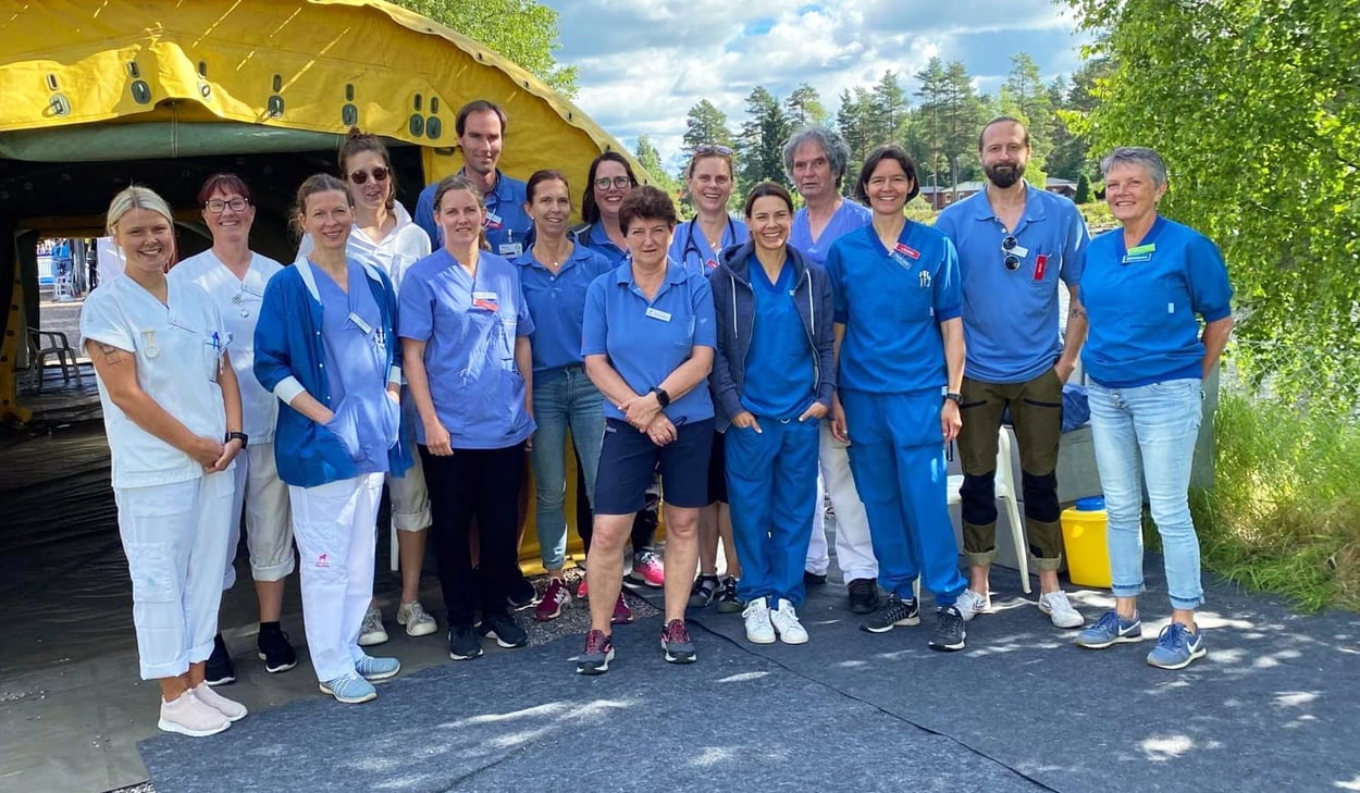 Delar av forskargruppen och annan personal under Vansbrosimningen.