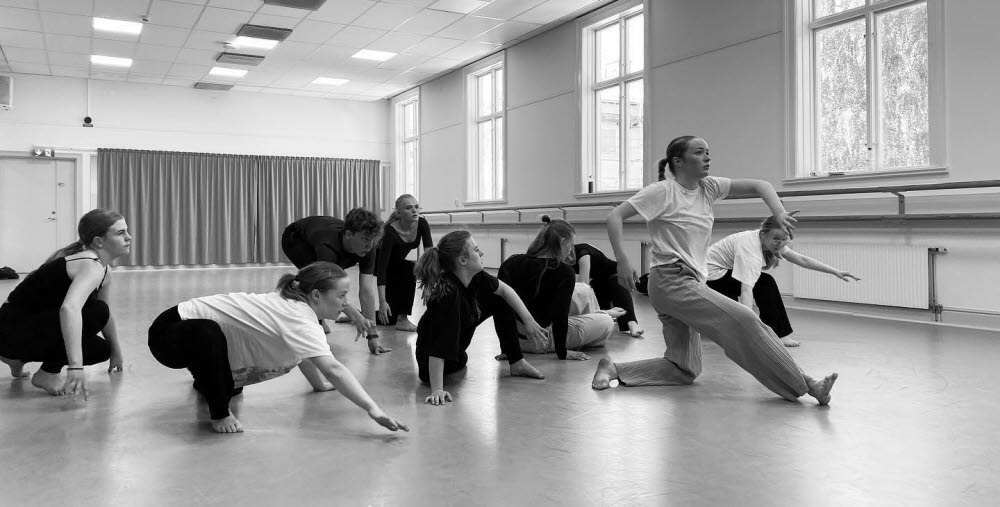 En grupp dansare på dansaudition